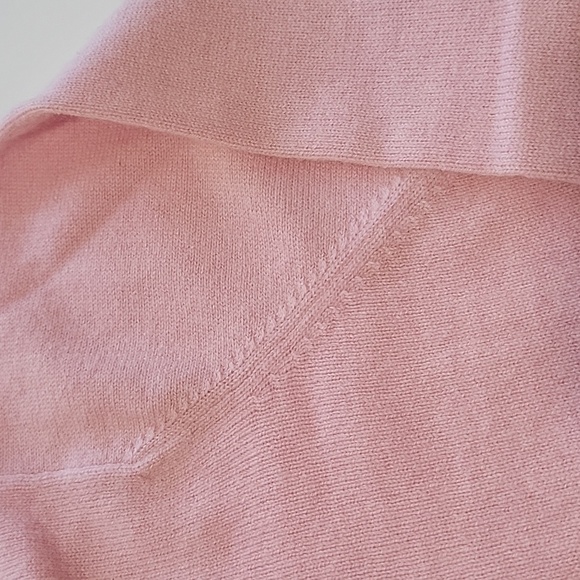 Brooks Brothers Soft Pink Turtleneck 100% Cashmere Staple piece Sweater - Picture 4 of 11